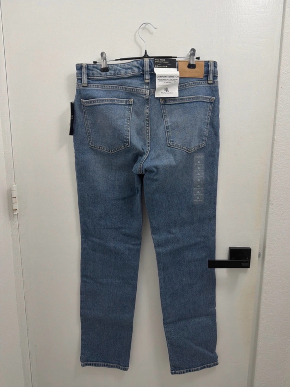 Ralph Lauren Women's Straight Leg Jeans in Light Blue Wash - Picture 2 of 6